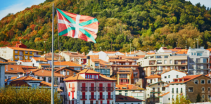 Pays Basque et immobilier neuf : opportunités et contraintes d’un marché sous tension